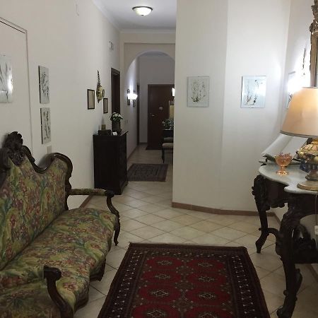 La Residenza Dei Nobili Bed & Breakfast กาตันซาโร ภายนอก รูปภาพ