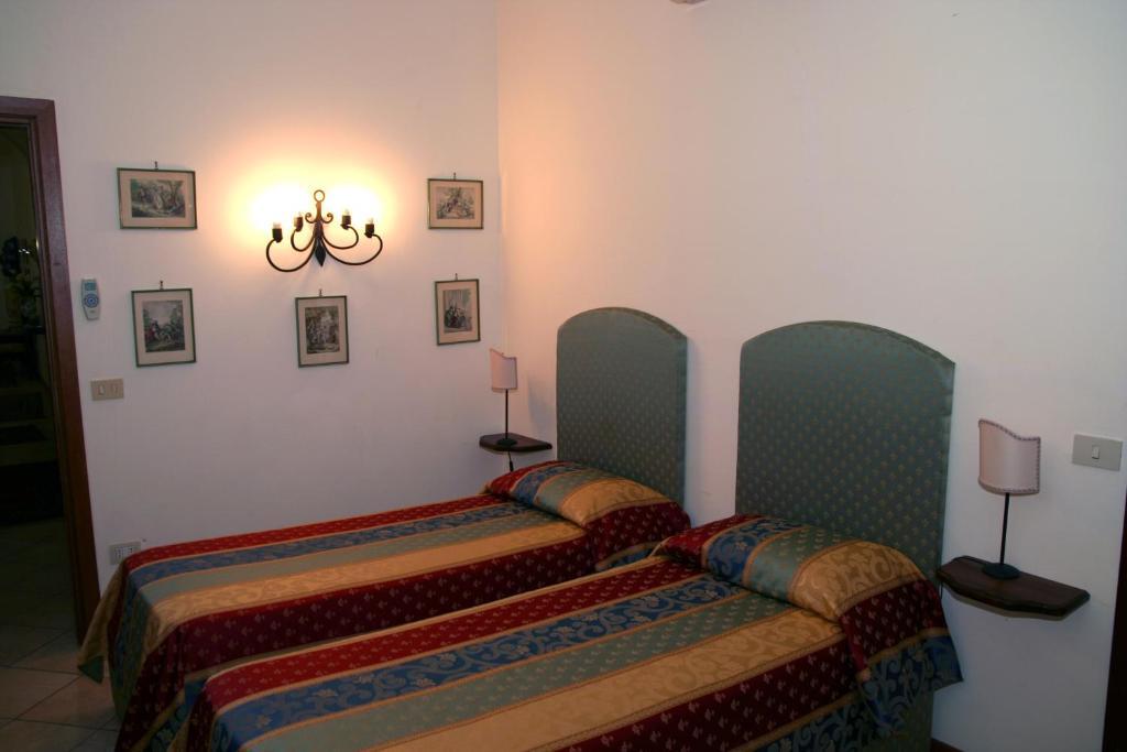 La Residenza Dei Nobili Bed & Breakfast กาตันซาโร ภายนอก รูปภาพ