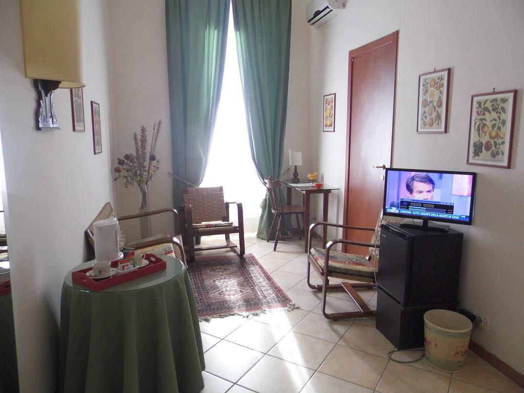 La Residenza Dei Nobili Bed & Breakfast กาตันซาโร ห้อง รูปภาพ